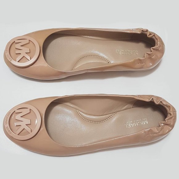 Michael Kors Patent Doll Shoes size 5M - Picture 4 of 6